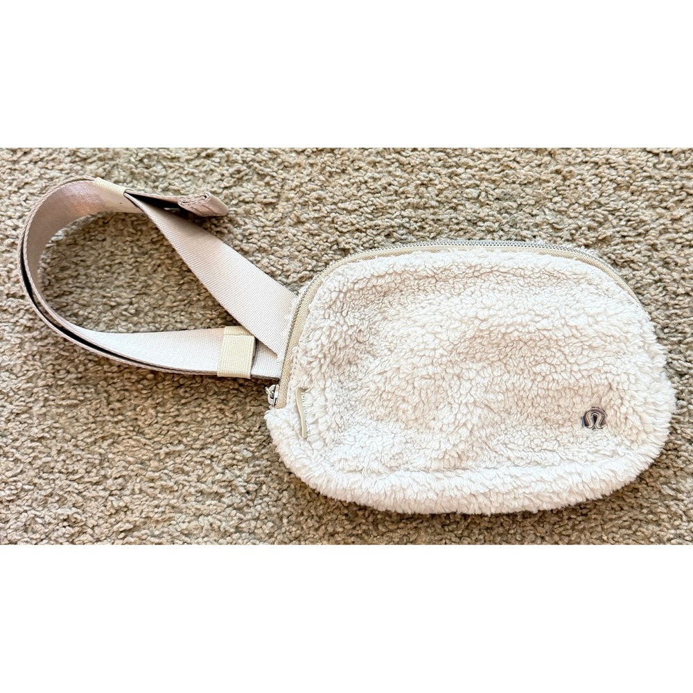 Lululemon Everywhere Belt Bag White Fleece Sherpa Fleece Waist Pack Bag